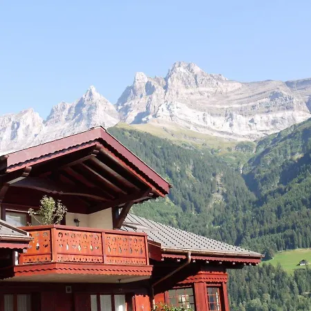 Luxurious Alpine Loft In Switzerland דירה *